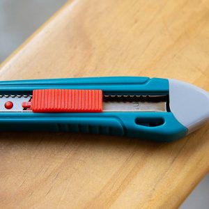 TOTAL THT5110916 Snap Off Handicraft Sharp Cutter Snap-off Blade Knife Knife cutter